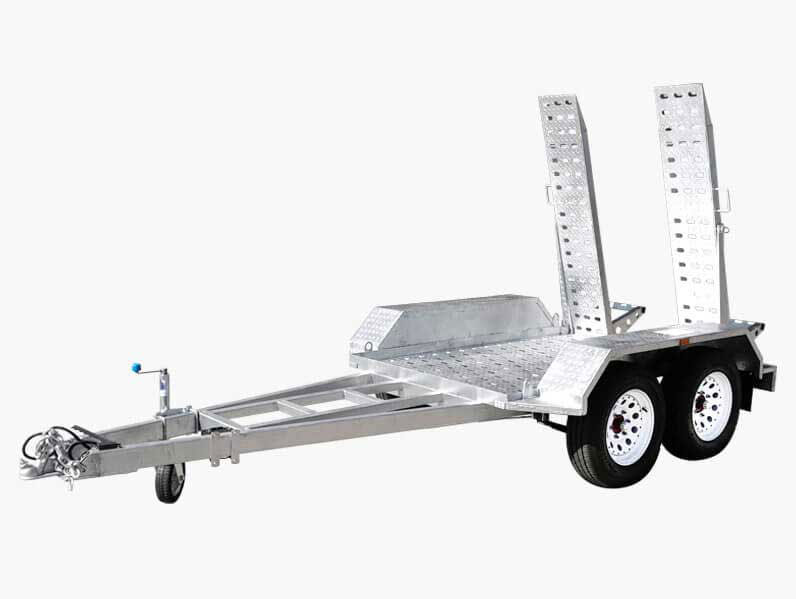 Scissor lift plant trailer with fold-down ramps