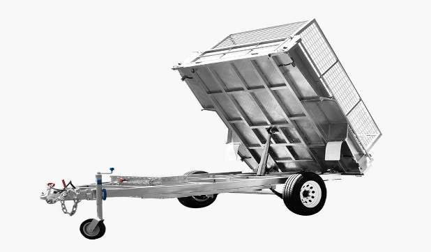 Tipper trailer rear view with drop-down gate
